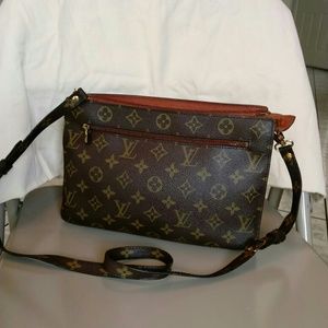 Vintage LV crossbody handbag